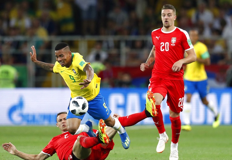 内马尼亚•马蒂奇在2018年世界杯比赛中对加布里埃尔•赫苏斯犯规,吃到黄牌