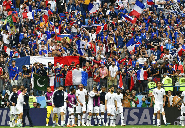 Trận Uruguay vs Pháp: Pháp bất ngờ có được, bàn thắng mở tỷ số của Varane