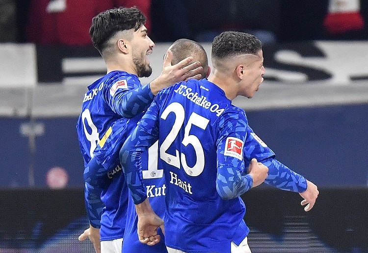 Bundesliga: Schalke 04 chỉ kém Bayern 3 điểm xếp thứ 5 kém hơn 3 bậc so với đội chủ nhà