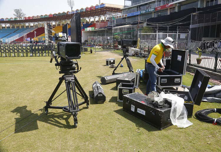 Other countries continue to play cricket behind closed doors