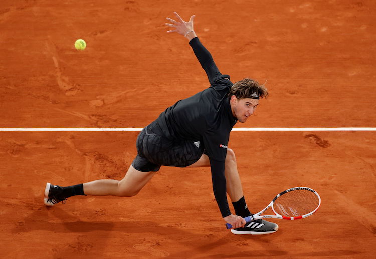Dominic Thiem is out of the French Open tournament after a defeat against Diego Schwartzman in five-setter