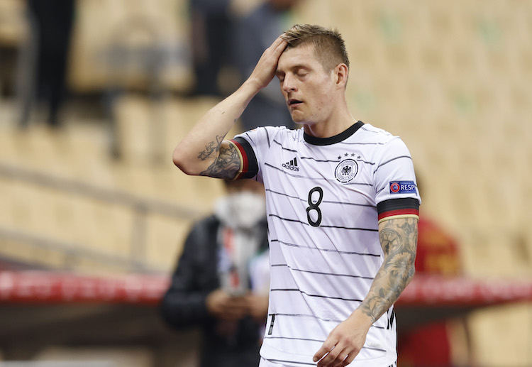 欧足联 德国 的克罗斯获得黄牌