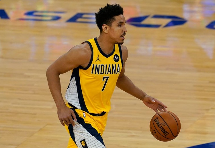 NBA 印第安纳步行者的多曼塔斯·萨博尼斯跑位