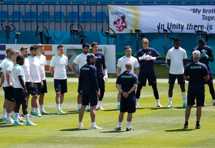 ယူရိုပြိုင်ပွဲ သမိုင်းမှာတော့ ဝင်ရောက် ယှဉ်ပြိုင်ခဲ့တဲ့ ၁၆ ကြိမ် မှာ လက်ရှိ ယူရို ၂၀၂၀ နဲ့မှ ၅ ကြိမ်မြောက် ခြေစစ်ပွဲ အောင်မြင်ခဲ့တာ ဖြစ်လို့ အားရစရာ မရှိပါဘူး။