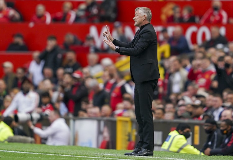 올레 군나르 솔샤르 감독은 프리미어리그 우승을 탈환하기 위해 현재 팀에 크리스티아누 호날두가 잘 녹아들게 만들려 한다