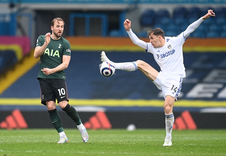 Diego Llorente sẽ không thể có mặt trong trận mở màn với MU tại Premier League 2021/22