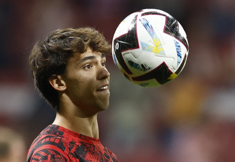 ဘေယန်မြူးနစ်ဟာ တိုက်စစ်ပိုင်း ထက်မြက်ဖို့ အတွက် အရည်အသွေးမြင့် နာမည်ကျော် ကစားသမား တစ်ဦးကို အားဖြည့်ဖို့ လိုအပ်နေပြီး ဖီးလစ်ဟာ ဘွန်ဒက်စ်လီဂါ ကလပ် အတွက် ရွေးချယ်စရာ တစ်ခု ဖြစ်နေခဲ့တာပါ။