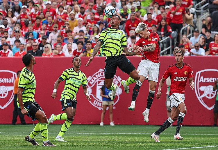 Arsenal thất bại trước Man Utd ở trận giao hữu