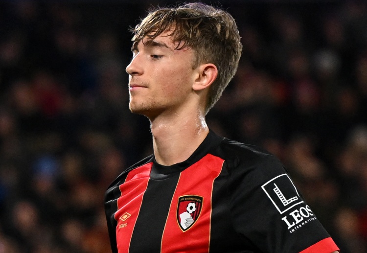 သူ့ကိုတော့ ပရီးမီးယားလိဂ် ကလပ်တွေ အပြင် ဘာစီလိုနာ နဲ့ ရီးရဲလ်မက်ဒရစ် ကလည်း မြင့်မားတဲ့ လုပ်ခလစာနဲ့ ကမ်းလှမ်းမှုတွေ ပြုလုပ်ဖို့ ရှိနေကြောင်း El Nacional က ဖော်ပြပါတယ်။