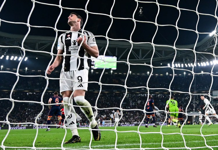 意甲联赛 弗拉霍维奇在对阵帕尔马时腿部受伤，本轮出场成疑。