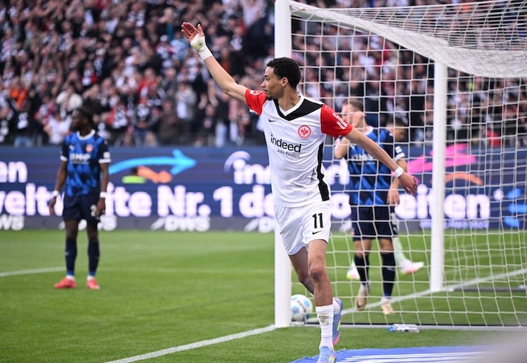 유로파리그에서 어떤 팀이 다음 라운드에 진출할까? 아인트라흐트 프랑크푸르트일까, 혹은 토트넘 홋스퍼일까?