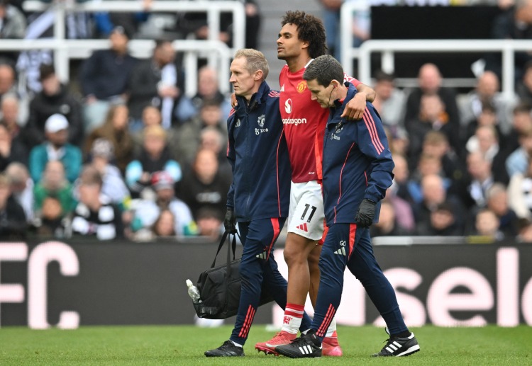 Joshua Zirkzee's injury leaves Manchester United short of strikers for their Europa League tie against Lyon