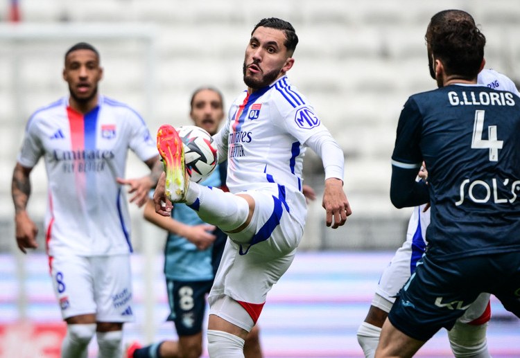 欧洲联赛 里昂的进攻核心依然是前锋切尔基，他将在本场比赛中继续引领球队的进攻线。