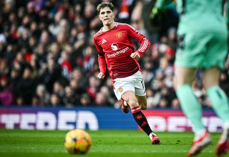 欧洲联赛 上轮联赛，曼联前锋加纳乔终于打破了持续27场比赛的进球荒，成功进球。