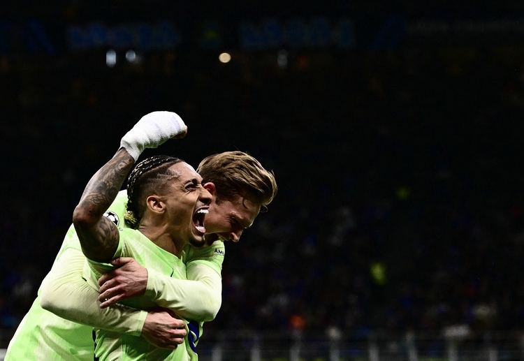 欧冠联赛 第87分钟，拉菲尼亚小角度破门，巴萨一度反超，但最终未能守住优势。