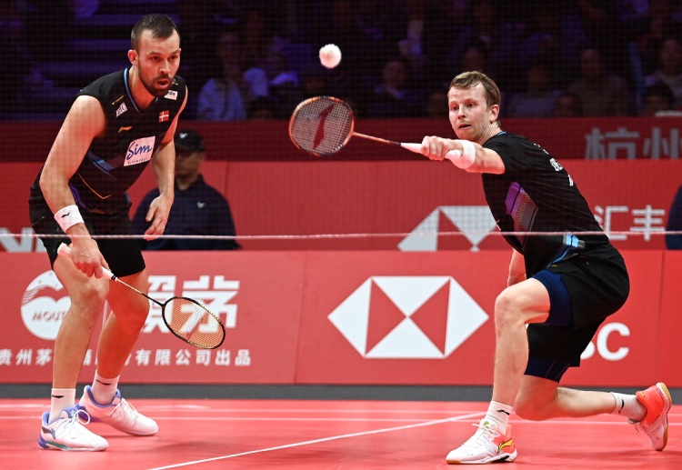 新加坡羽毛球公开赛 逆转过关