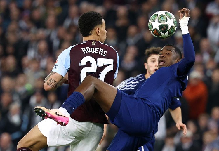 အက်စတွန်ဗီလာက နောက်ဆုံး ကစားခဲ့တဲ့ ပရီးမီးယားလိဂ် ပွဲစဉ်မှာ မန်စီးတီးကို ရှုံးပြီးနောက် အက်ဖ်အေဖလား ဆီမီးဖိုင်နယ်မှာ ပဲလေ့စ်ကို ထပ်ရှုံးပြီး ပြိုင်ပွဲ ကနေ ထွက်ခွာခဲ့ရပါတယ်။