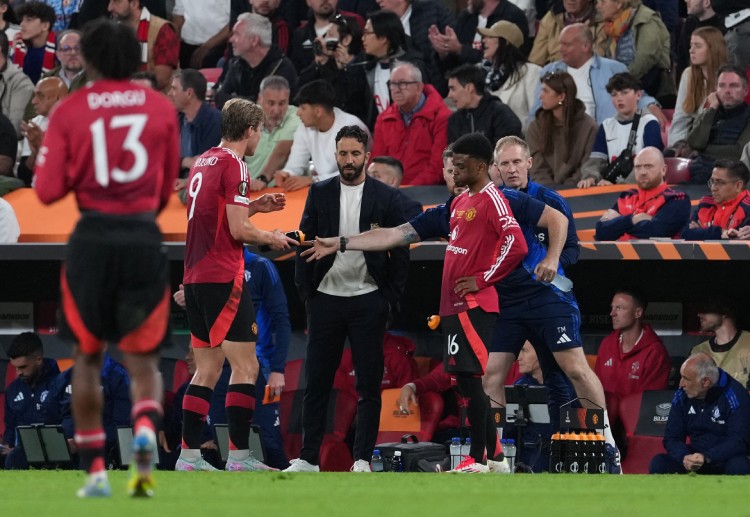 ယူနိုက်တက်ဟာ ယူရိုပါလိဂ် ဗိုလ်လုပွဲမှာ တော့တင်ဟမ်ဟော့စပါးကို ဘရန်နန် ဂျွန်ဆင်ရဲ့ တစ်လုံးတည်းသော သွင်းဂိုးနဲ့ ရှုံးနိမ့်ခဲ့ပြီး အဆိုးရွားဆုံး ရာသီ အဖြစ် အဆုံးသတ်ခဲ့ရသလို အနာဂတ် ကလည်း အမှောင်ဖုံးသွားခဲ့ရတာ ဖြစ်ပါတယ်။