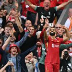 ၂၀၁၇-၂၀၁၈နဲ့ ၂၀၂၁-၂၀၂၂ ဘောလုံး ရာသီတွေမှာ ဒီဆုကို ၂ ကြိမ် ရရှိထား ဆာလာဟာ ဒီနှစ် အတွက် PFA ရဲ့ အကောင်းဆုံး ဘောလုံးသမားဆုကို ထပ်မံ ရရှိဖို့လည်း ရေပန်းအစားဆုံး ဖြစ်နေပါတယ်။