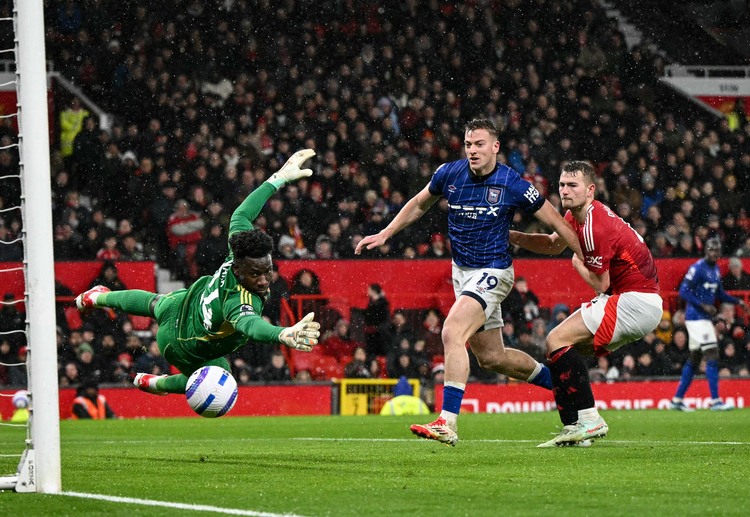 ပရီးမီးယားလိဂ် ကလပ်ဟာ အသက် ၂၂ နှစ် အရွယ် ကစားသမားကို လာမယ့် ၂၀၃၁ ခုနှစ် အထိ သက်တမ်း ရှိတဲ့ ၆ နှစ် စာချုပ်ချုပ်ဆိုခဲ့ပါတယ်။