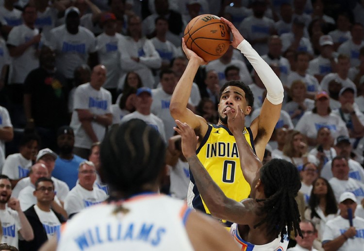Tyrese Haliburton’s basket with 0.3 sec left lifts Pacers over Thunder in Game 1 of 2025 NBA Finals