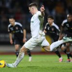 ဒီအသင်းတွေထဲမှာ ယိုကီးရက်စ်က ပရီးမီးယားလိဂ် ကလပ် အာဆင်နယ်နဲ့ သတင်း ပိုထွက်ခဲ့ပြီး အာဆင်နယ်က ဆွီဒင်သားထက် ဘင်ဂျာမင် ဆက်စ်ကို ကိုသာ ခေါ်ယူချင်ခဲ့ပါတယ်။