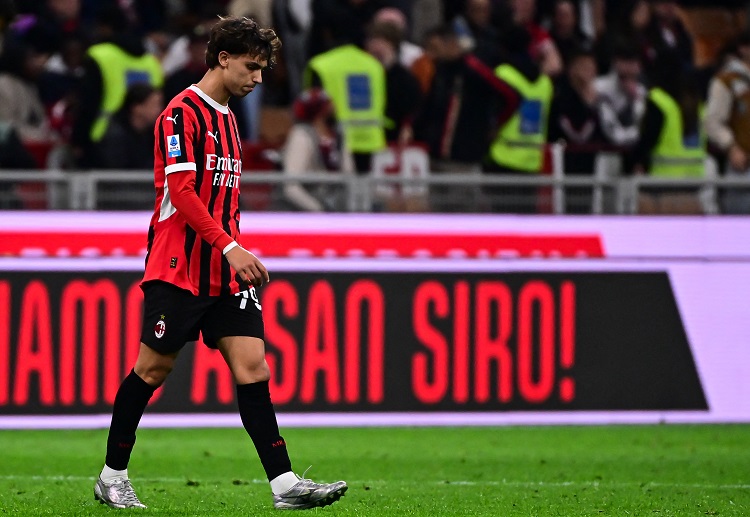 အဲဒီနောက် ယာအို ဖီးလစ်က ပရီးမီးယားလိဂ် ကလပ် မှာလည်း ခြေစွမ်းပြနိုင်ခြင်း မရှိတာကြောင့် ပြီးခဲ့တဲ့ ဆောင်းရာသီ အပြောင်းအရွှေ့မှာ အေစီမီလန်ကို ရာသီဝက် အငှားနဲ့ ထွက်ကစားခဲ့ရပါတယ်။