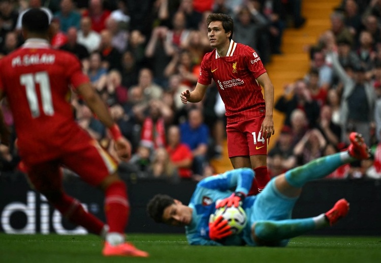 တစ်ဖက် မှာလည်း ပရီးမီးယားလိဂ် ကလပ် မန်စီးတီး တောင်ပံကစားသမား ဂျက် ဂရီးလစ်ရှ်က စီးရီးအေ ကလပ် အတွက် ပစ်မှတ်လည်း ဖြစ်နေပါတယ်။