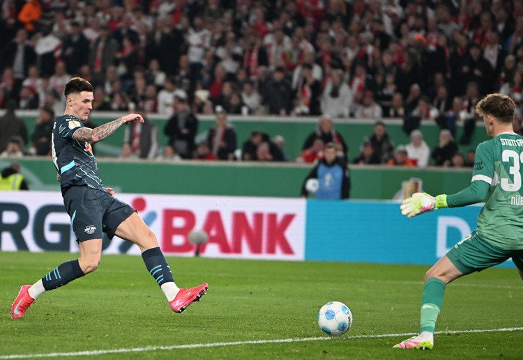 ဆက်စ်ကိုဟာ ပရီးမီးယားလိဂ် ထိပ်သီး မန်ချက်စတာယူနိုက်တက် ကိုသာ ပြောင်းရွှေ့ချင်နေပြီး အခုချိန်ထိလည်း ပြောင်းလဲသေးကြောင်း သိရပါတယ်။