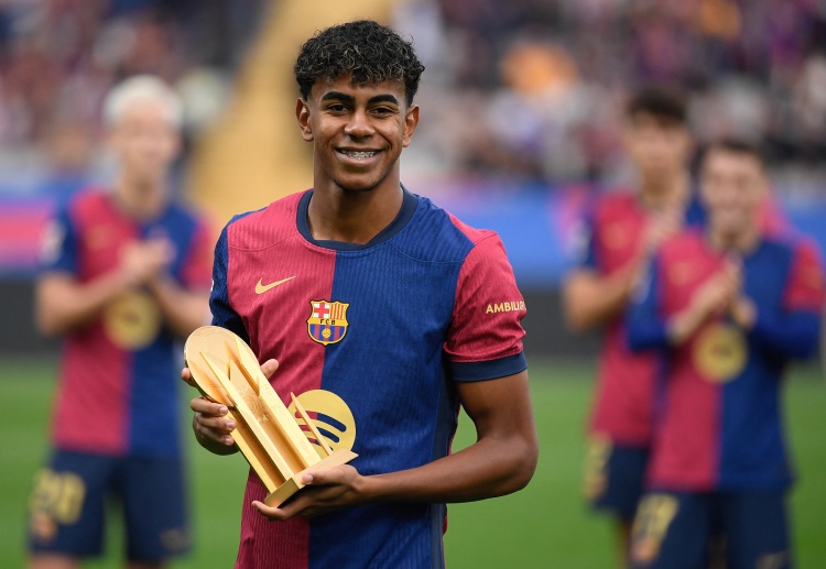 ၁၈ နှစ်သား ယာမယ် ကတော့ ဘယ်လွန်ဒေါဆု အတွက်လည်း ရေပန်းစားနေပြီး Kopa Trophy အတွက်လည်း ရေပန်းစားမှုမှာ ထိပ်ဆုံးက ရှိနေပါတယ်။