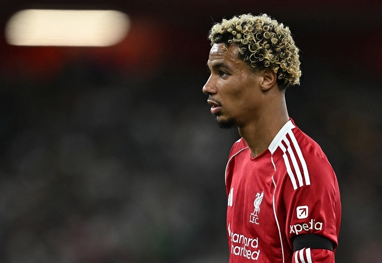 အာနေး ဆလော့တ်ရဲ့ အသင်းက ဒီရာသီမှာ ပရီးမီးယားလိဂ် ချန်ပီယံဘွဲ့ကို ဆက်လက် ကာကွယ်နိုင်ဖို့ မျှော်လင့်ထားတဲ့ အသင်းပီပီ အားရစရာကောင်းတဲ့ အားဖြည့်မှုတွေလည်း ပြုလုပ်ထားပါတယ်။