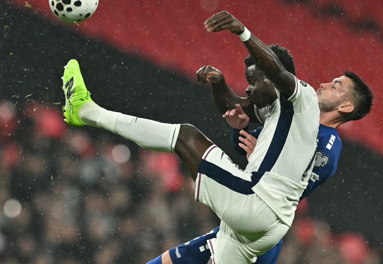 世界杯预选赛 萨卡状态出色，近三场国家队比赛参与三粒进球。