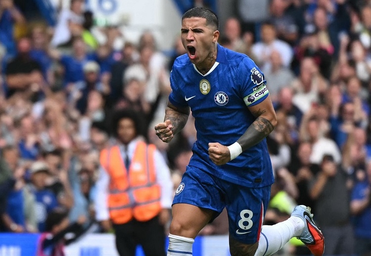 အာဂျင်တီးနား လက်ရွေးစင် ကစားသမား အနေနဲ့ ပြောင်းရွှေ့ရန် စိတ်အားထက်သန်မယ် ဆိုရင် ပရီးမီးယားလိဂ် ကလပ် ဘက်က ဒီပမာဏနဲ့ လက်လွှတ်သွားဖွယ် ရှိနေကြောင်း Fichajes က ဖော်ပြပါတယ်။