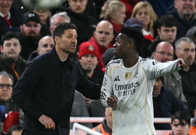 ဒါပေမယ့်လည်း ရှေ့လတွေ အတွင်း လာလီဂါ ကလပ်ရဲ့ “ထိပ်တန်း ဦးစားပေး” ကိစ္စ တစ်ခုက ဗင်နီးစီးယပ်စ်ကို စာချုပ်သပ်တမ်းတိုးဖို့ ဖြစ်ပါတယ်။