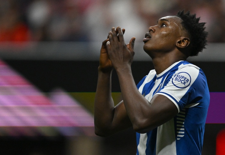 ဒီကစားသမားကို ပရီးမီးယားလိဂ် ကလပ် အာဆင်နယ်၊ ချဲလ်ဆီးနဲ့ နယူးကာဆယ် တို့ကလည်း စိတ်ဝင်စားနေကြကြောင်း သိရပါတယ်။