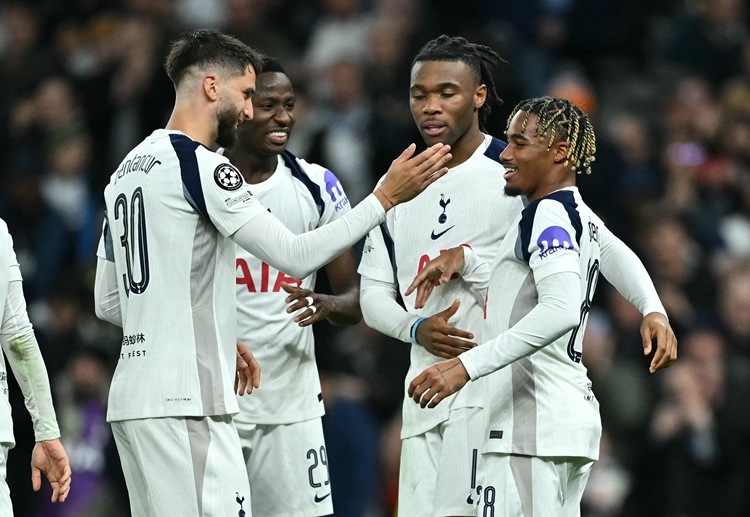 လက်ရှိမှာ စပါးက ပရီးမီးယားလိဂ် အမှတ်ပေးဇယား အဆင့် ၆ နေရာမှာ ရပ်တည်နေပေမယ့် အဆင့် ၃ နေရာမှာ ရှိနေတဲ့ လစ်ဗာပူးလ်နဲ့ တစ်မှတ်သာ ကွာဟနေပါတယ်။