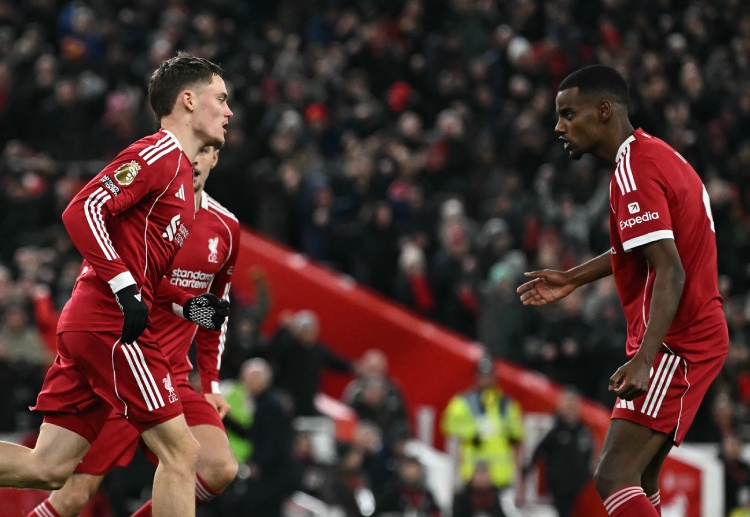 လစ်ဗာပူးလ်ဟာ ပရီးမီးယားလိဂ် ချန်ပီယံဘွဲ့ကို ကာကွယ်ဖို့ အတွက် ပြီးခဲ့တဲ့ အပြောင်းအရွှေ့ ကာလမှာ စံချိန်တင် ငွေသုံးစွဲခဲ့ပါတယ်။