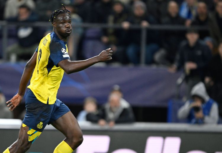 欧冠联赛 圣吉罗斯的进攻核心是普罗米斯·大卫，他不仅是球队的最佳射手，也是球队在欧冠和比利时联赛中最具威胁的攻击手。