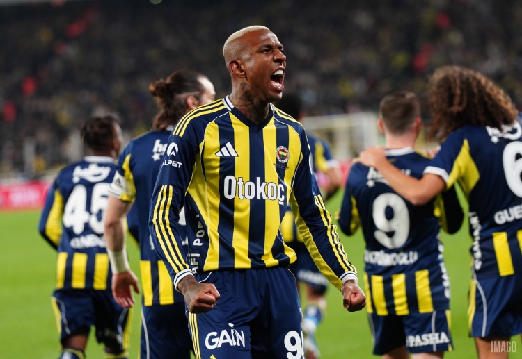 欧洲联赛 费内巴切锋线由塔利斯卡领衔,他在35场比赛中打入21球,是球队进攻核心。