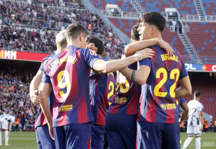 西甲联赛 费尔明·洛佩斯在禁区外一脚劲射，将比分锁定为3比0