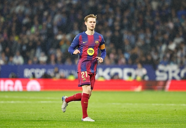 သူတို့ဟာ ပြိုင်ဘက်ရဲ့ တိုက်စစ်ကို တားဆီးရုံတင်မကဘဲ နည်းဗျူဟာပိုင်း ကျွမ်းကျင်သူတွေ၊ ဘောလုံးဖြန့်ဝေသူတွေနဲ့ ပွဲရဲ့ အရှိန်အဟုန်ကို ထိန်းကျောင်းသူတွေလည်း ဖြစ်ကြပါတယ်။