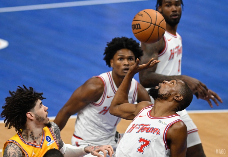 Kevin Durant looks to lead the Rockets to a win when they take on the Knicks in the NBA