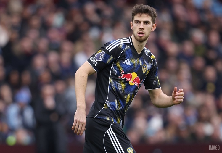 英超联赛 施塔赫主罚任意球直接破门,帮助利兹联1比0取得领先。