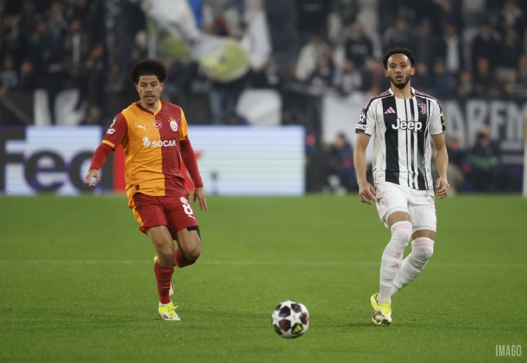 欧冠联赛 凯利争顶落地踩人，主裁先黄后红，VAR成为关键。