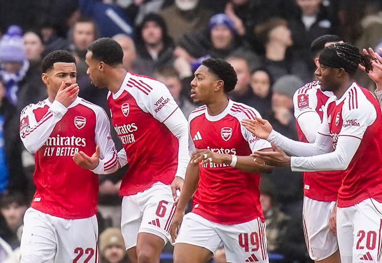 နောက်ထပ် လာလီဂါ ထိပ်သီး ရီးရဲလ်မက်ဒရစ်ဟာ အာဆင်နယ် အကယ်ဒမီထွက် ကြယ်တပွင့် ဖြစ်တဲ့ မိုင်းလ်စ် လီဝစ်-စကယ်လီကို မမျှော်လင့်ဘဲ ကမ်းလှမ်းလာဖွယ် ရှိနေပါတယ်။