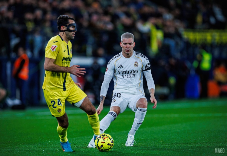 လာလီဂါ ထိပ်သီး ရီးရဲလ်မက်ဒရစ်မှာ ကစားသမားဘဝ အစပြုရုံပဲ ရှိသေးတဲ့ လူငယ် ကစားသမားလေး သီယာဂို ပီတာ့ချ်ကို ဆန်းဒါးလန်းက မျက်စိကျနေပါတယ်။