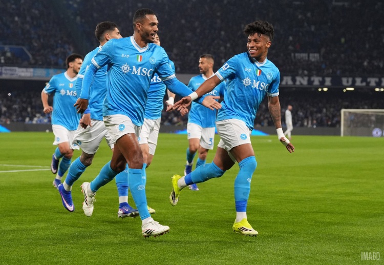 နာပိုလီဟာ ဒီရာသီမှာ စီးရီးအေ ချန်ပီယံဆု ကာကွယ်ရေး အတွက် ရုန်းကန်နေရပေမယ့်လည်း အိမ်ကွင်း ၁၃ ပွဲ ဆက်တိုက် ရှုံးပွဲ မရှိစံချိန် (၉ ပွဲနိုင်၊ ၄ ပွဲသရေ) ကို ပိုင်ဆိုင်ထားပါတယ်။