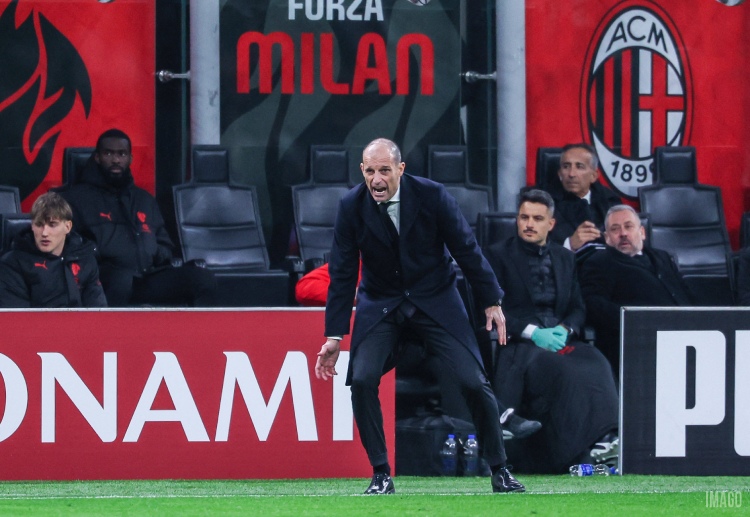 အယ်လီဂရီက အေစီမီလန်ကို ပြန်လည် ကိုင်တွယ်တဲ့ ပထမဆုံးရာသီ မှာတင် စီးရီးအေ ချန်ပီယံဆု အတွက် ပြိုင်ဆိုင်နိုင်အောင် ဦးဆောင်နေသူ ဖြစ်ပါတယ်။