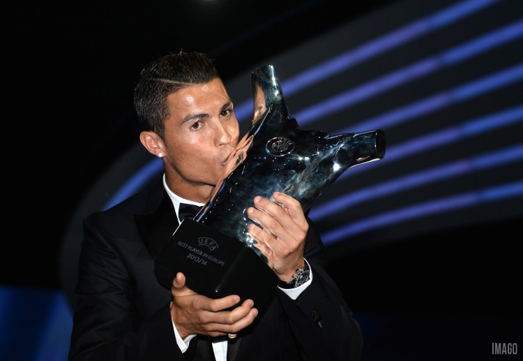 ချန်ပီယံလိဂ် သမိုင်းမှာ တစ်ဦးချင်း အကောင်းဆုံး ဂိုးသွင်း စံချိန်ကို ၂၀၁၃-၁၄ ရာသီမှာ ရော်နယ်ဒိုက ၁၇ ဂိုးနဲ့ တင်ရှိထားခဲ့ပါတယ်။