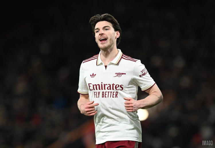 အာဆင်နယ်ဟာ လာမယ့် တနင်္ဂနွေနေ့မှာ အီတီဟတ်ကွင်းဆီ သွားရောက်ပြီး ပရီးမီးယားလိဂ် ဖလားလုဖက် မန်စီးတီးနဲ့ ရင်ဆိုင်ရမှာ ဖြစ်ပါတယ်။